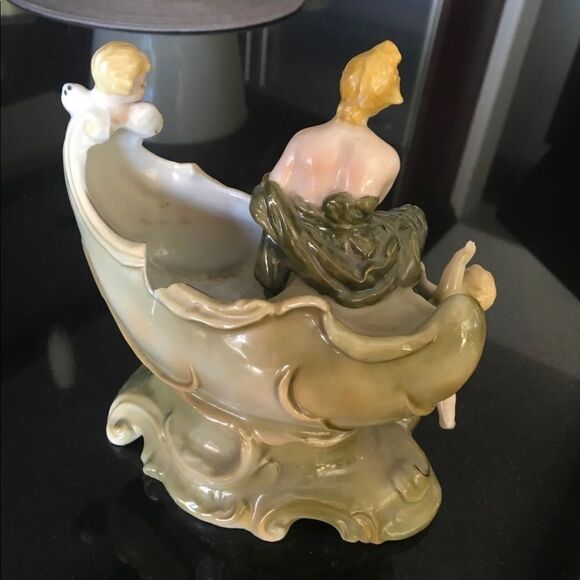 Antique Angel & Cherub Dish - Picture 2 of 6